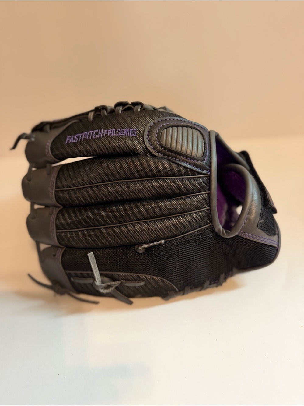 Franklin Fastpitch Pro Series Softball Glove Adjustable Black/Purple 10.5”